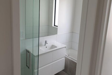 Photo of property in 10 James Elliot Way, Pokeno, 2402