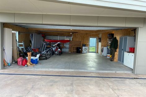 Photo of property in 170 Pukehina Parade, Pukehina, Te Puke, 3189