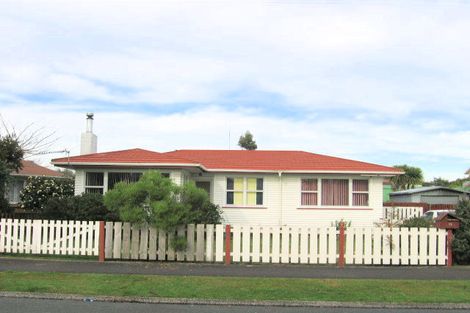 Photo of property in 13 English Street, St Andrews, Hamilton, 3200