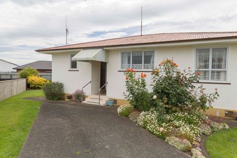 Photo of property in 72 Barraud Street, Dannevirke, 4930