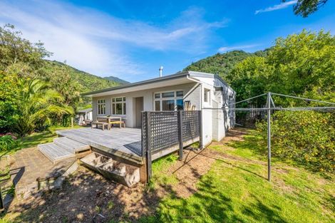 Photo of property in 59 York Street, Picton, 7220