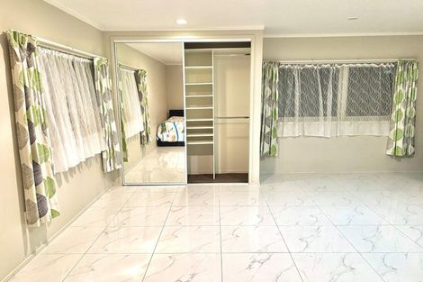 Photo of property in 40 Spence Road, Henderson, Auckland, 0612