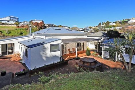 Photo of property in 10 Coote Road, Bluff Hill, Napier, 4110