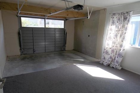 Photo of property in 24 Signallers Grove, Strathmore Park, Wellington, 6022