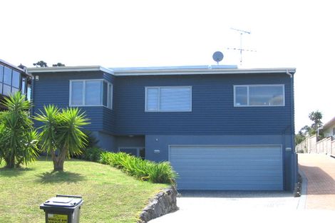 Photo of property in 19 Peter Terrace, Castor Bay, Auckland, 0620