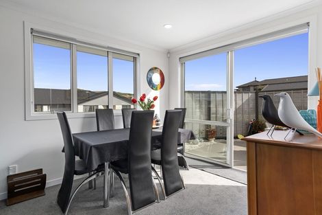 Photo of property in Waterview Estate, 64/4 Greystone Place, Omokoroa, 3114