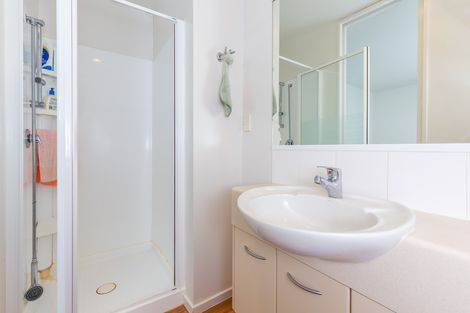 Photo of property in 22 Beresford Street, Bayswater, Auckland, 0622