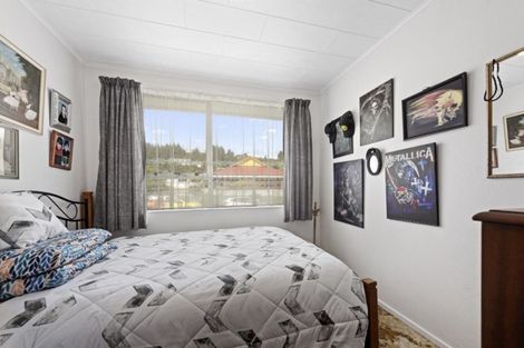 Photo of property in 1/79 Hillside Drive, Maoribank, Upper Hutt, 5018