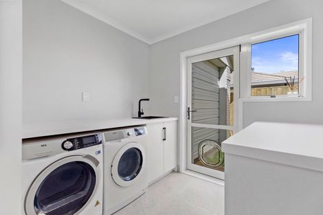 Photo of property in 24 Fahey Avenue, Mount Maunganui, 3116