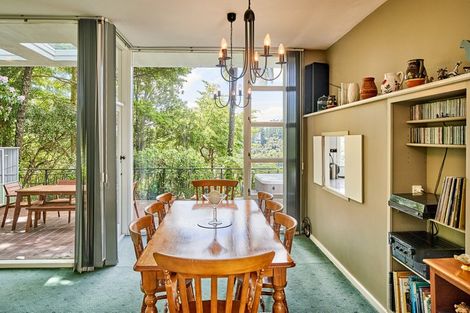 Photo of property in 570 Stokes Valley Road, Stokes Valley, Lower Hutt, 5019