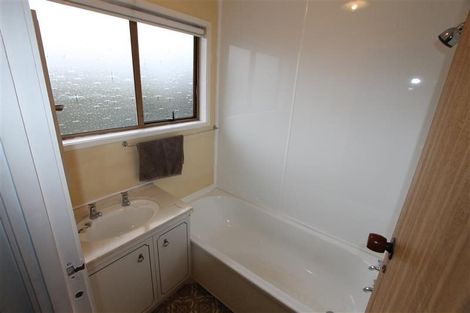 Photo of property in 1/8 Cezanne Place, New Lynn, Auckland, 0600