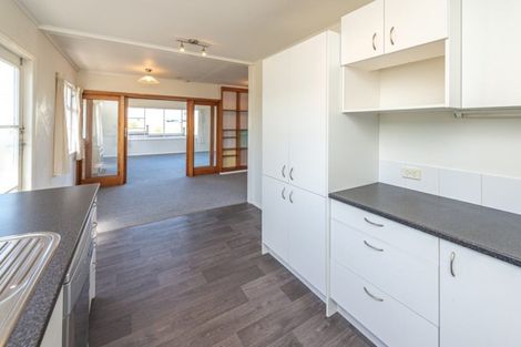 Photo of property in 5 Short Street, Castlecliff, Whanganui, 4501