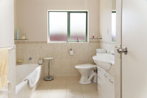 Photo of property in 50 Blackwood Drive, Wattle Downs, Auckland, 2103