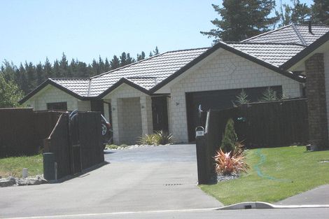 Photo of property in 10 Orewa Close, Parklands, Christchurch, 8083