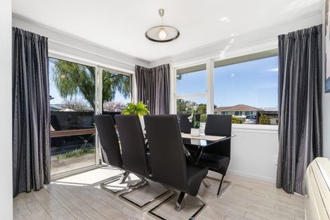 Photo of property in 6 Meldrum Place, Bishopdale, Christchurch, 8051