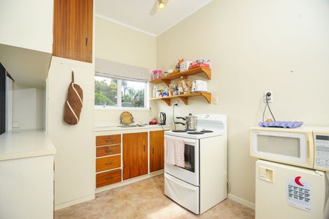 Photo of property in 36 Barron Drive, Green Bay, Auckland, 0604