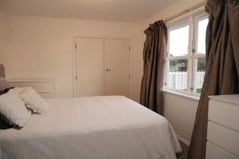 Photo of property in 21 Mazengarb Road, Paraparaumu Beach, Paraparaumu, 5032