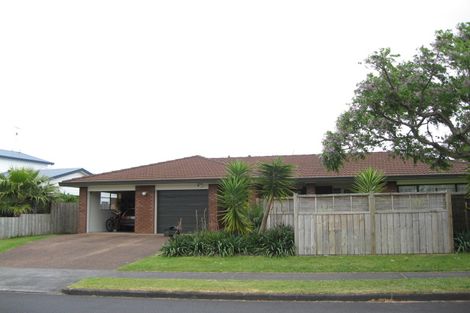 Photo of property in 160 Walter Strevens Drive, Conifer Grove, Takanini, 2112