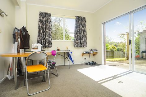 Photo of property in 36 Barron Drive, Green Bay, Auckland, 0604