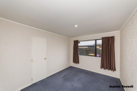 Photo of property in 20 Aspen Way, Kelvin Grove, Palmerston North, 4414