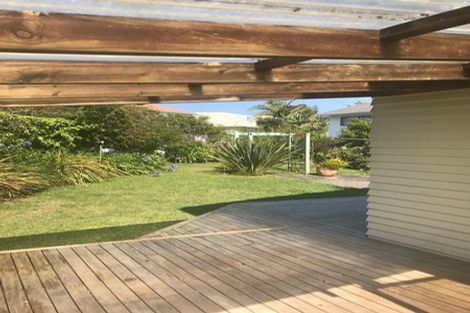 Photo of property in 2/561 Beach Road, Murrays Bay, Auckland, 0630