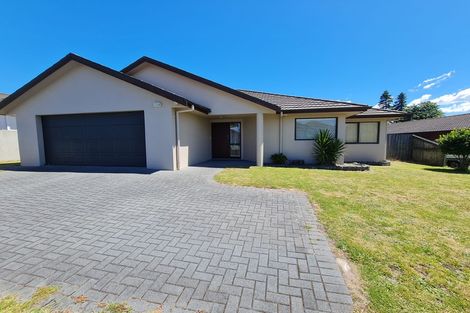 Photo of property in 4 Owhatiura Drive, Lynmore, Rotorua, 3010