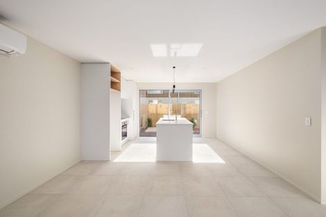 Photo of property in 2/50 Marine Parade, North New Brighton, Christchurch, 8083