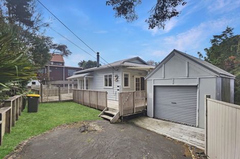 Photo of property in 2 Seaview Avenue, Northcote, Auckland, 0627