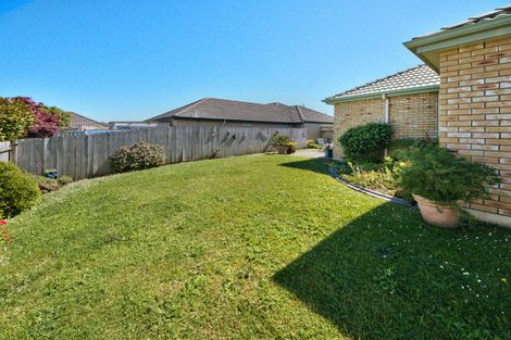 Photo of property in 37 Espalier Drive, Henderson, Auckland, 0612