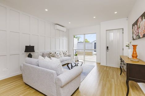 Photo of property in 76a Glenmore Road, Sunnyhills, Auckland, 2010