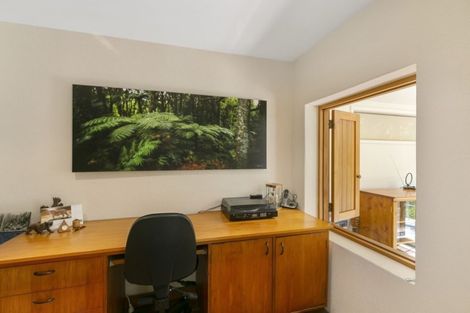 Photo of property in 74 Ranui Crescent, Khandallah, Wellington, 6035