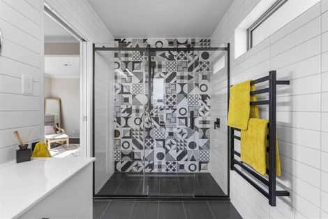 Photo of property in 24 Gulf Crest, Bucklands Beach, Auckland, 2012