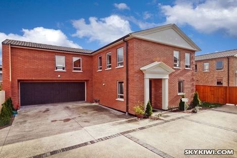 Photo of property in 75a Fields Parade, Oteha, Auckland, 0632