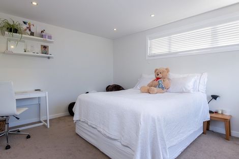 Photo of property in 4a Rothesay Bay Road, Rothesay Bay, Auckland, 0630