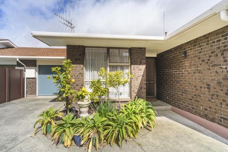 Photo of property in 40 Suzanne Grove, Kelvin Grove, Palmerston North, 4414