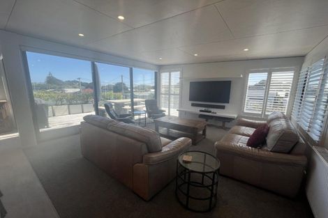 Photo of property in 42 Gilbert Street, New Plymouth, 4310