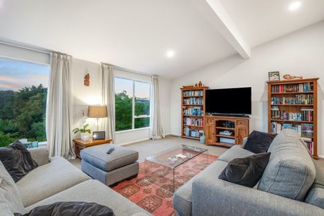 Photo of property in 24 Sailmaker Close, Whitby, Porirua, 5024