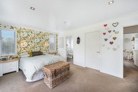 Photo of property in 27 Norfolk Drive, Cambridge, 3434