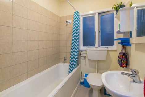 Photo of property in 14 Moana Road, Plimmerton, Porirua, 5026