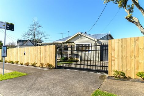 Photo of property in 36 Forest Hill Road, Henderson, Auckland, 0612