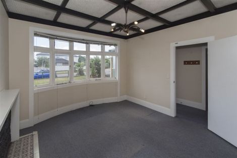 Photo of property in 300 Great North Road, Henderson, Auckland, 0612