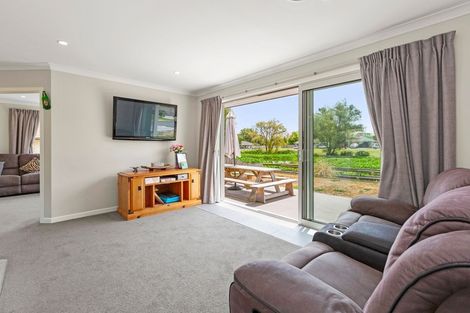 Photo of property in 6 Brian Curle Close, Huntly, 3700