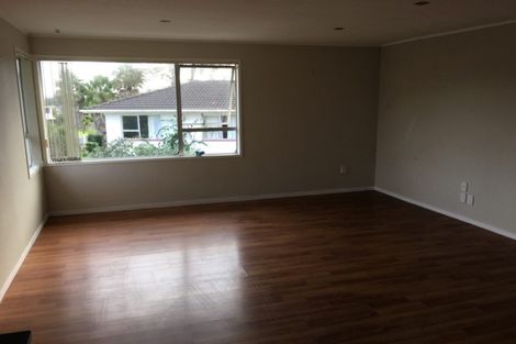 Photo of property in 10 Cairngorm Place, Highland Park, Auckland, 2010