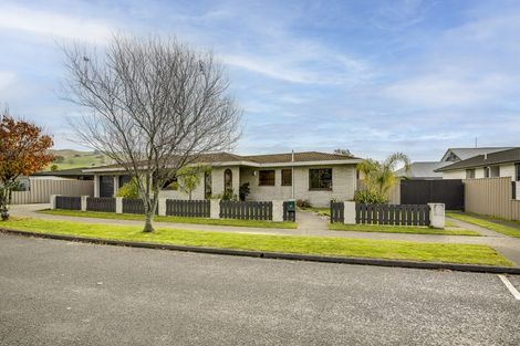 Photo of property in 4 Hetley Crescent, Taradale, Napier, 4112