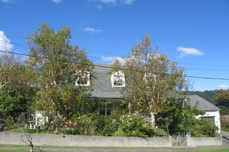 Photo of property in 27 Dowling Grove, Silverstream, Upper Hutt, 5019