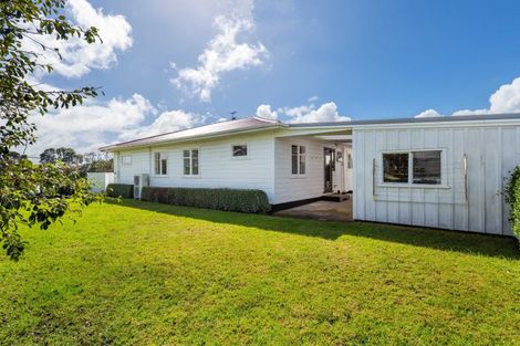 Photo of property in 54 Waiwaka Terrace, Strandon, New Plymouth, 4312