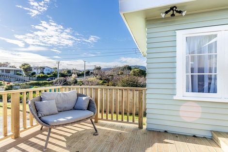 Photo of property in 15 Kaka Road, Raumati Beach, Paraparaumu, 5032