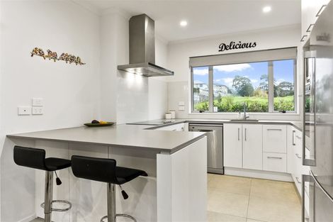 Photo of property in 39 Forbes Mccammon Drive, Swanson, Auckland, 0614