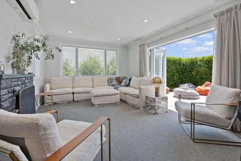 Photo of property in 5 Wallace Road, Mangere Bridge, Auckland, 2022