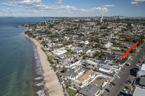 Photo of property in 51 Milford Road, Milford, Auckland, 0620